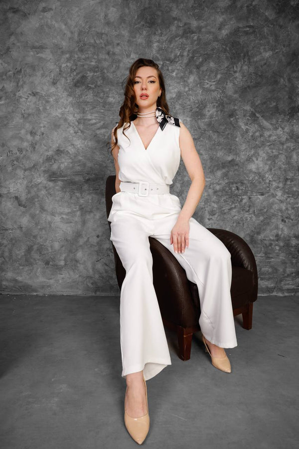 "A stylish and comfortable set, perfect for any occasion with a modern touch.