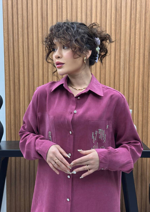 Women's shirt with a stylish and modest design. Soft fabric and comfortable fit – perfect for daily wear.