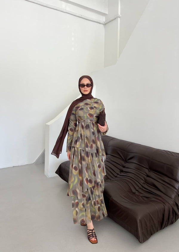 "Elegant dress with a flattering fit and soft fabric — simple yet chic."